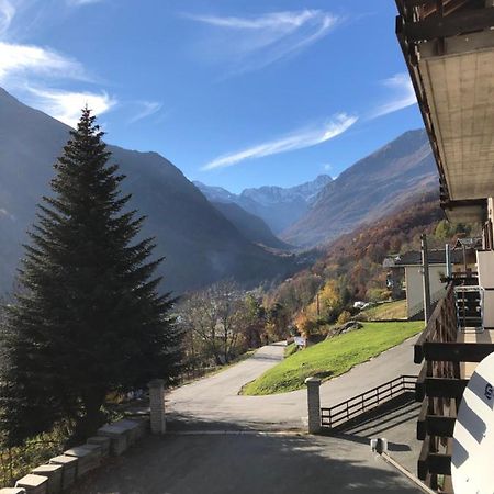 Apartamento Residenza Maria Ala di Stura Exterior foto